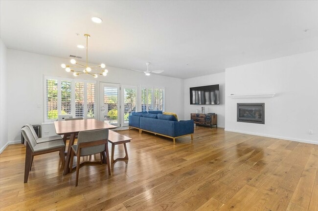 Photo - 302 Laurel Ct