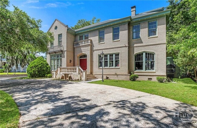 Photo - 624 E Victory Dr