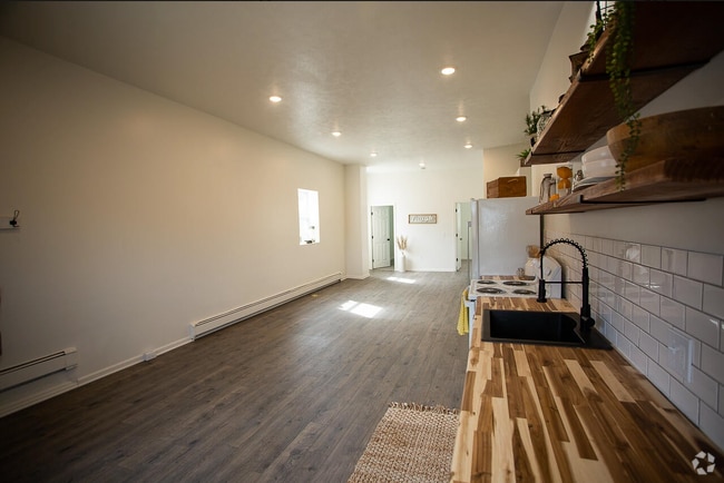Building Photo - 2287 Segwun Ave SE Unit A Rental