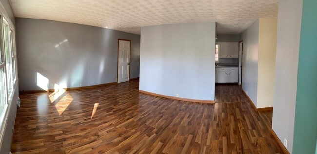 Sala de estar - 620 Lawrence Dr