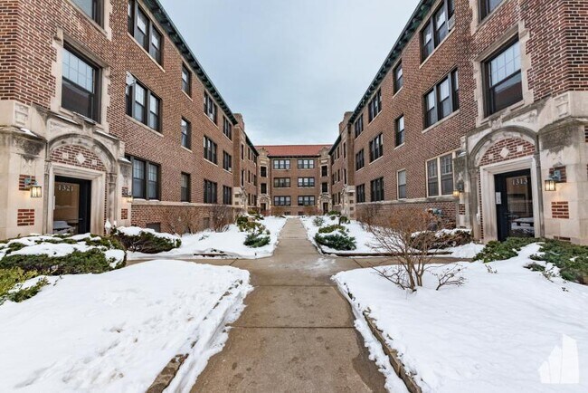 Building Photo - 1 bedroom in Evanston IL 60201 Unit 1317-H3 Rental