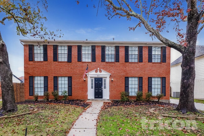 Building Photo - 8111 Silver Fir Dr