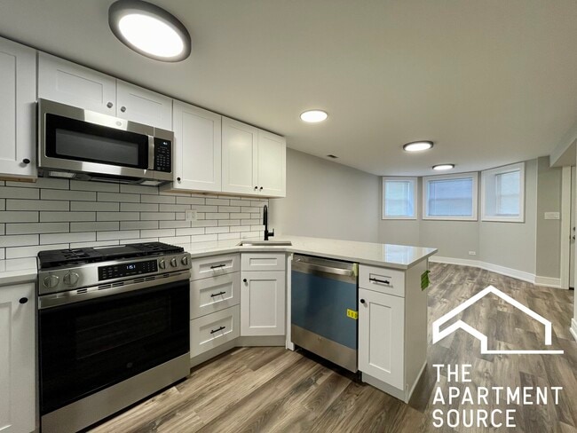Building Photo - 2937 N Ashland Ave Unit G Rental