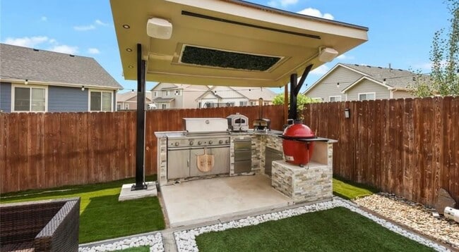 Photo - 6832 Galpin Dr