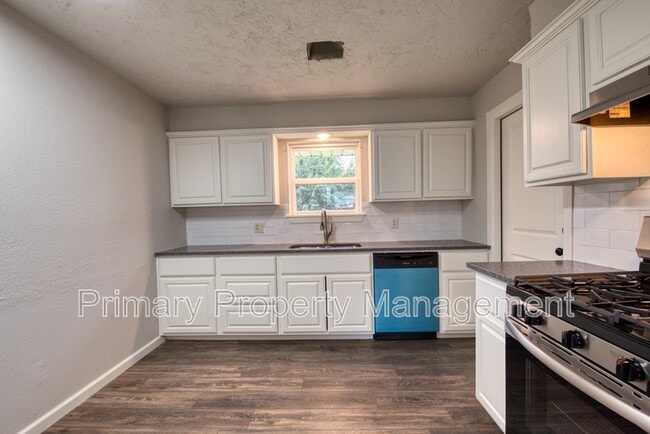 Photo - 2828 SW 83rd St
