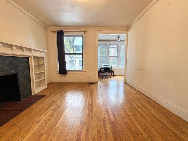 Photo - 651 E 50th Pl