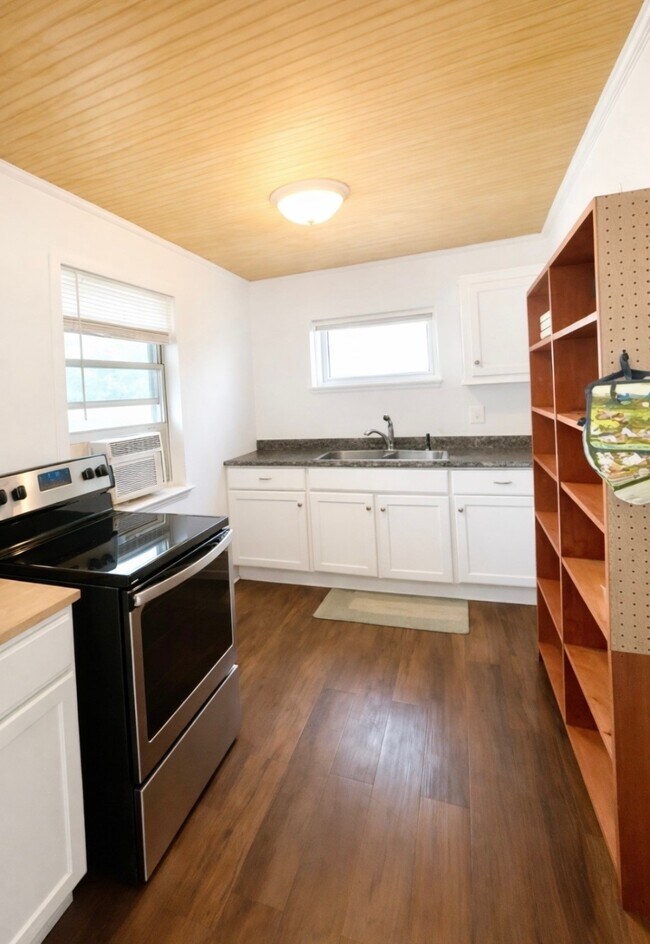 Photo - 2117 Everett St Unit B