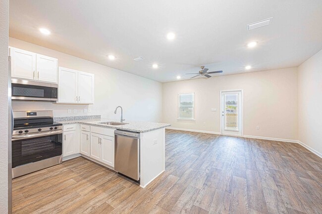 Photo - 32195 Emancipation Cir