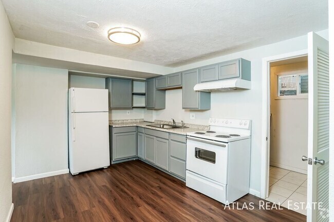 Building Photo - COMING SOON! Move-In November 28th!  2 Bed... Unit B Rental