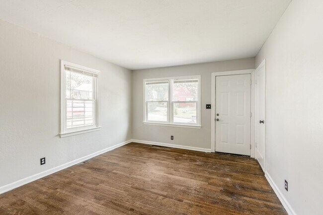 Photo - 5760 College Ave