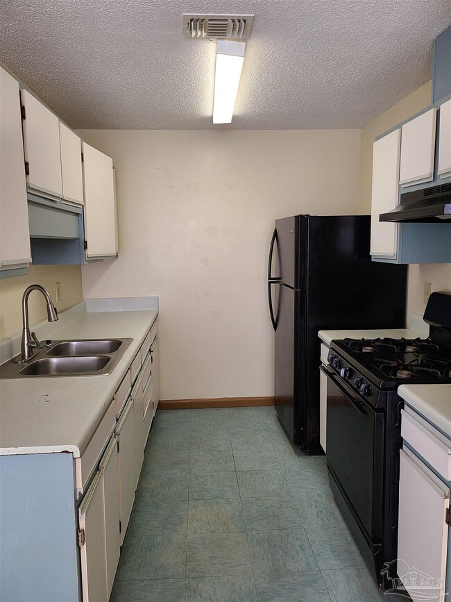 Photo - 1804 W Belmont St