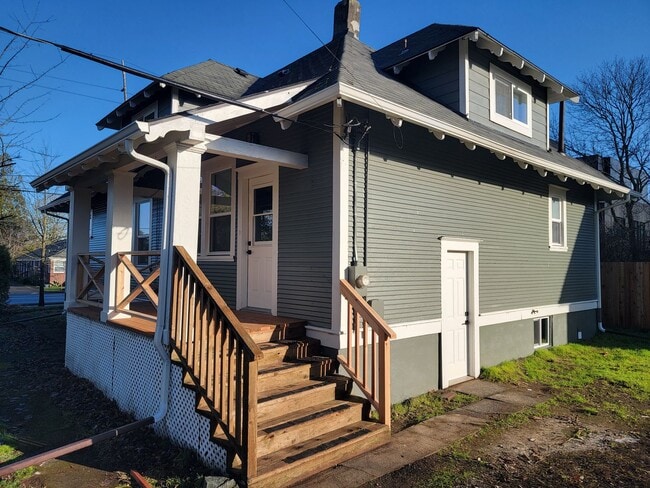 Photo - Don’t Miss This! Spacious 2 Bed, 2 Bath in North Portland