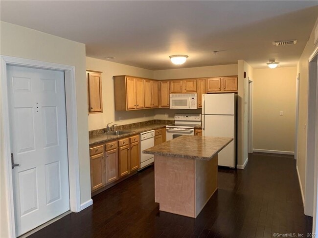 Photo - 24 Pratt St Unit 107