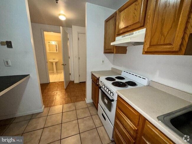 Building Photo - 1324 Locust St Unit 211 Rental