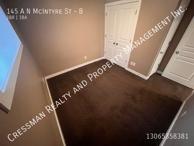 Photo - 1 Bed, 1 bath Basement suite located in Churchill downs