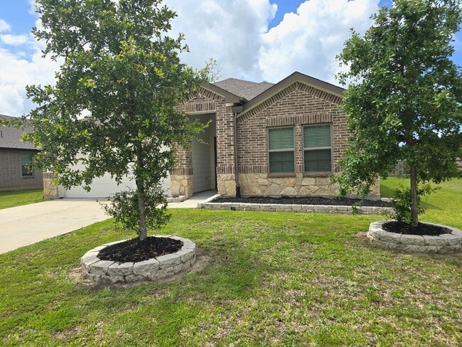 Building Photo - 519 Kickapoo Dr
