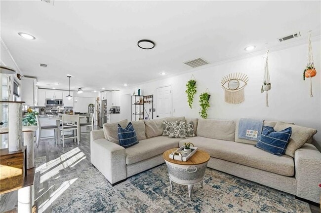 Photo - 442 Highpoint Crossing