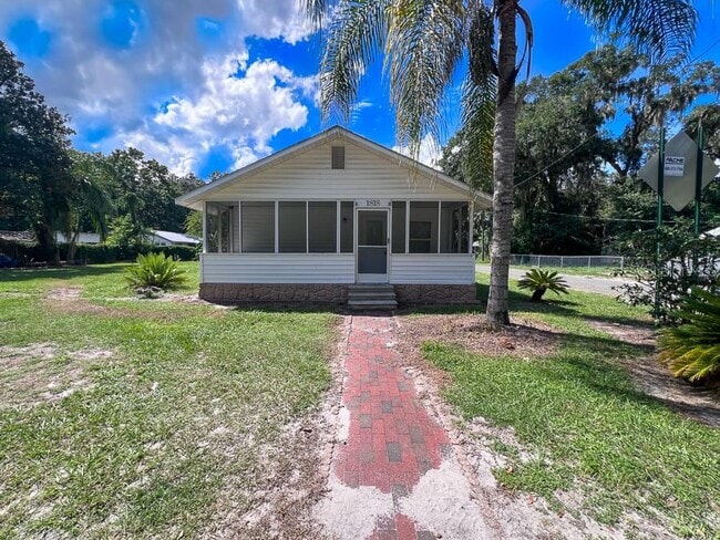 Building Photo - 1818 NE 17th Way Rental