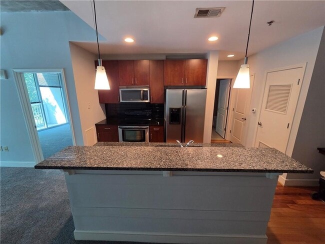 Building Photo - 950 W Peachtree St NW Unit 702