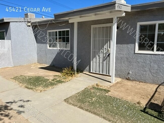 Photo - 45421 Cedar Ave House