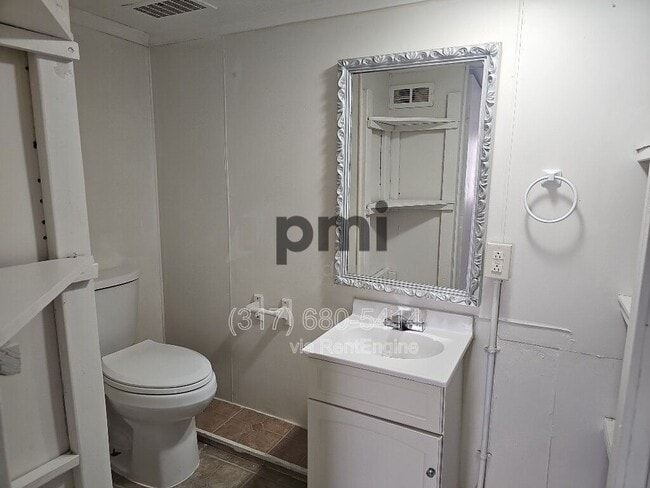 Photo - 835 S Old US Hwy 31