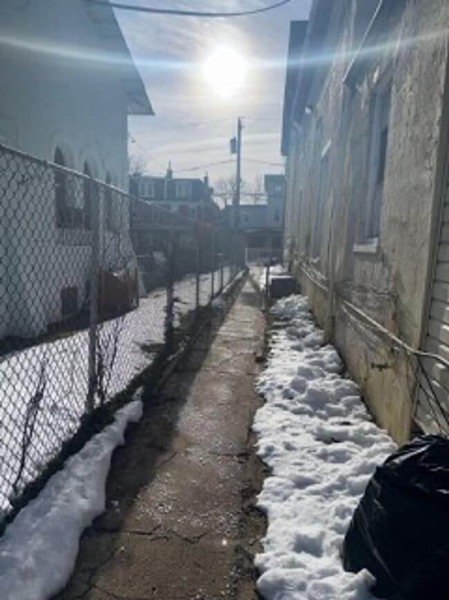 Photo - 321 E Price St Unit 1st flr rear