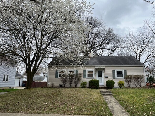 Single Family Home in Bexley - Single Family Home in Bexley