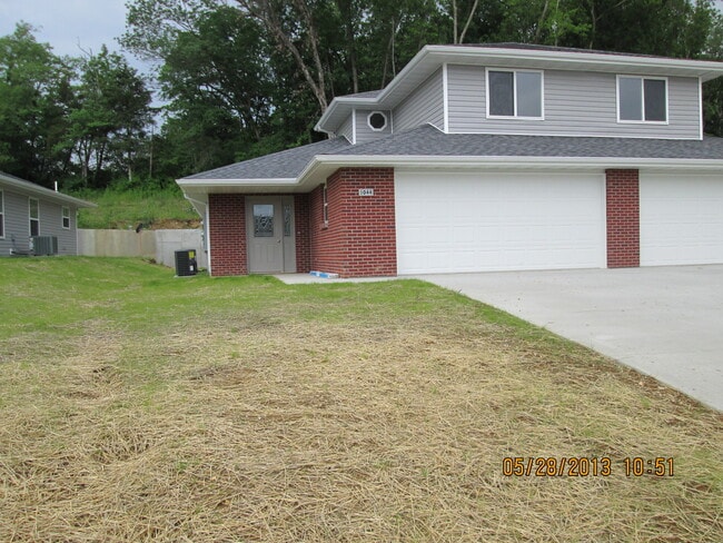 Building Photo - emi1042 Unit 1044 Rental