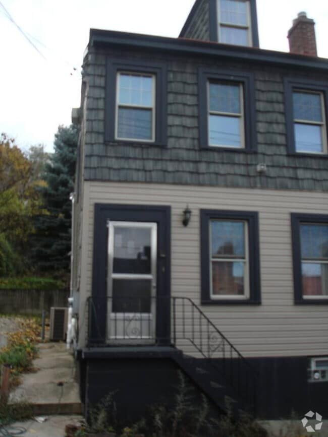 Building Photo - 105 S 22nd St Rental