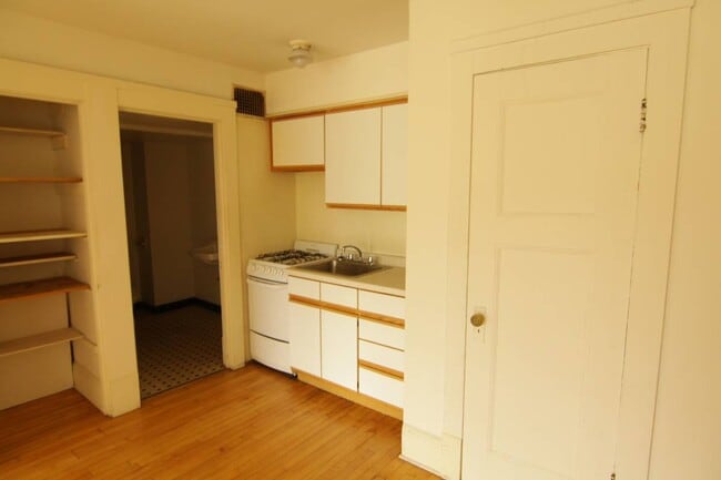 Photo - 509 N Lake St