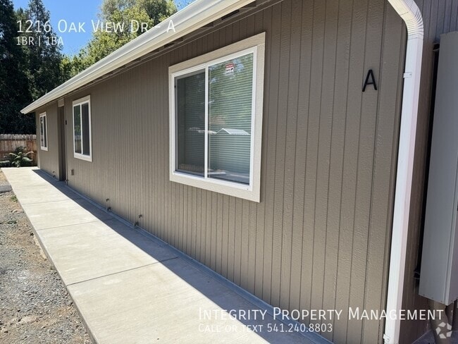 Building Photo - 1216 Oak View Dr Unit A Rental