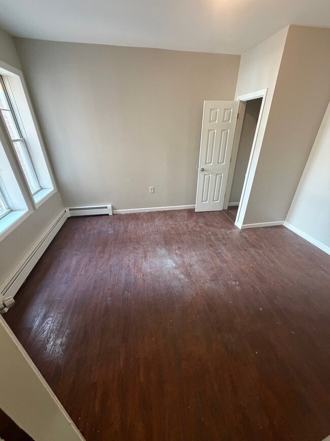 270 Sigourney St Unit 2S