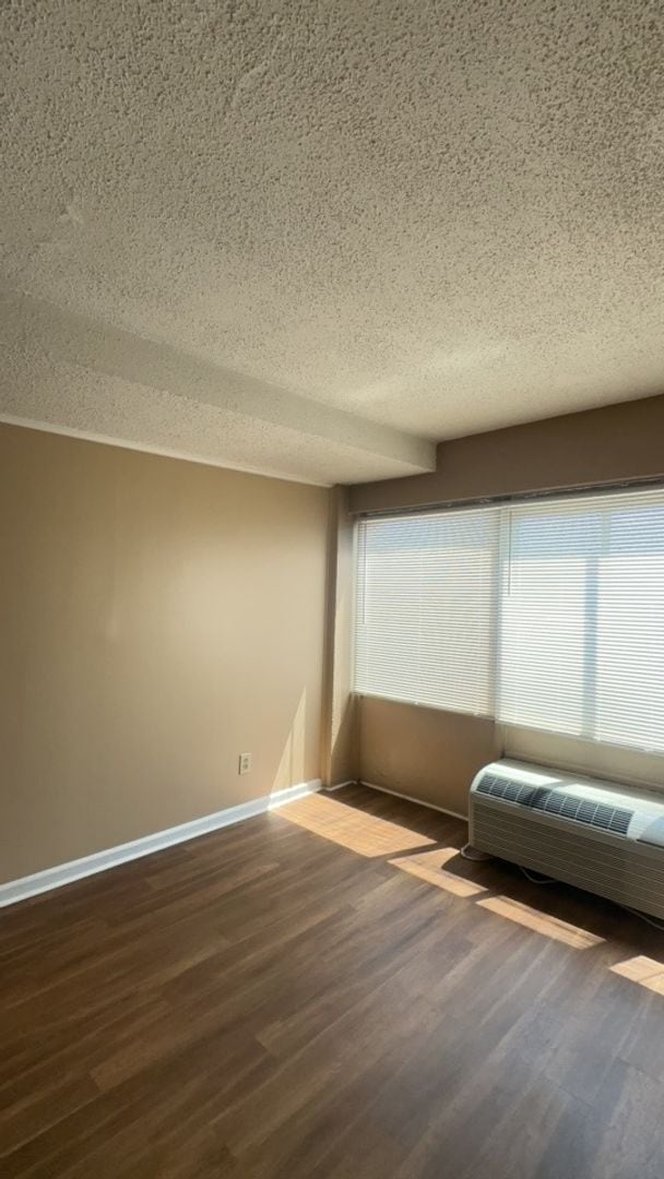 Photo - STUDIO UNIT #621 Available NOW!!