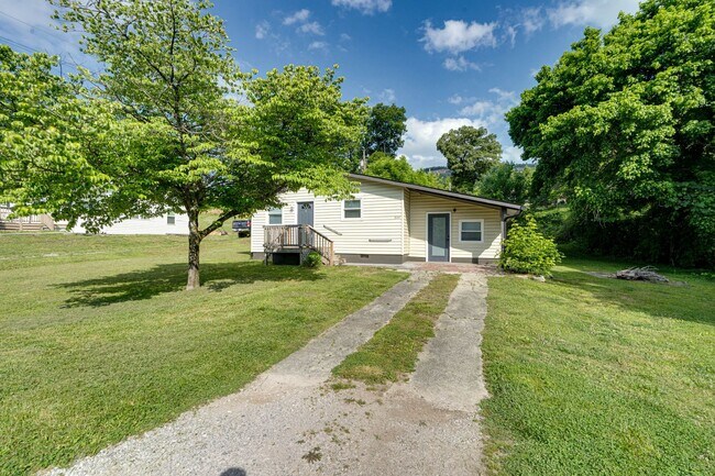 Building Photo - Charming Jasper Rental – 3 Bed, 2 Bath, $1,550/Month