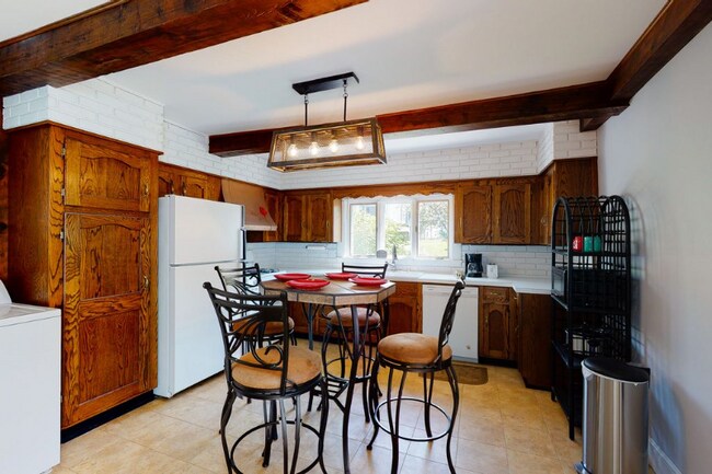 Photo - 23 Mechanic St Unit 1