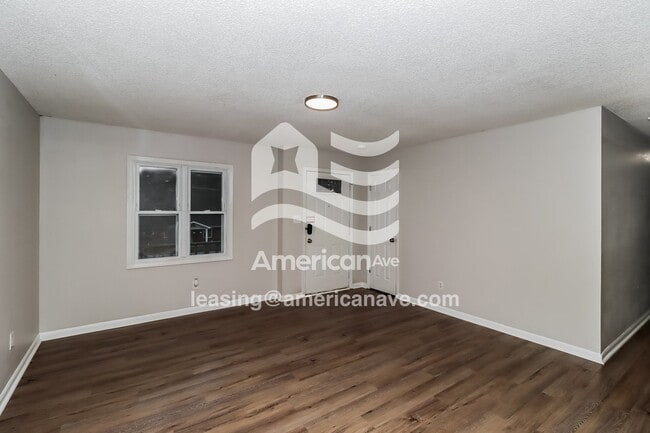 Photo - 610 3rd St Pl SW