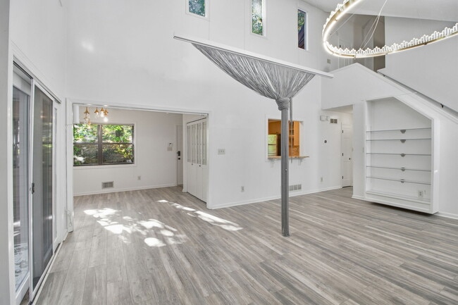 Photo - 2459 Clairmont Rd NE