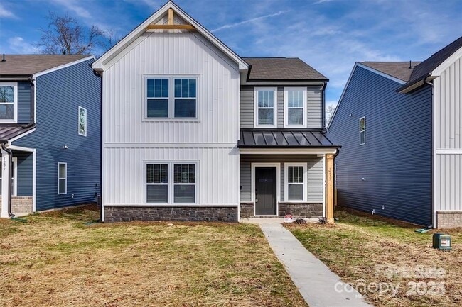 Photo - 1233 Eastway Dr House