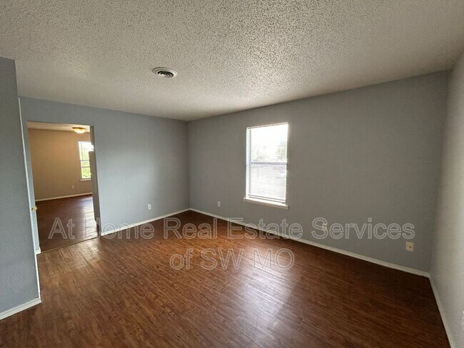 Photo - 728 E Walnut St Unit #9