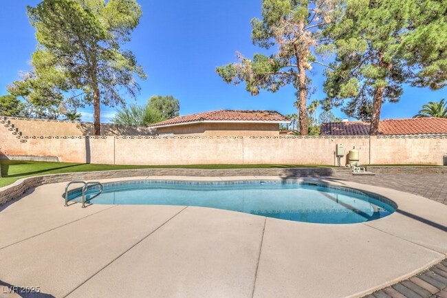 Photo - 2240 Grayson Cir