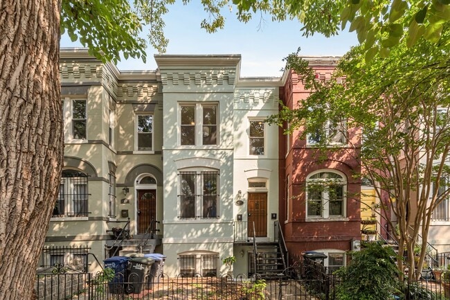 Photo - 1037 5th St NE Unit House