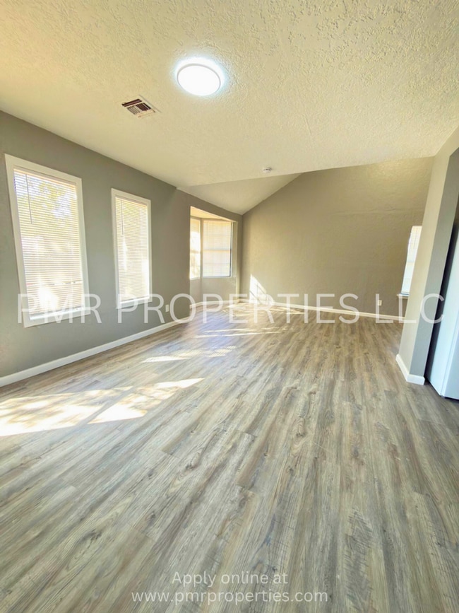 Photo - 2 Bedrooms/1 Bathroom House