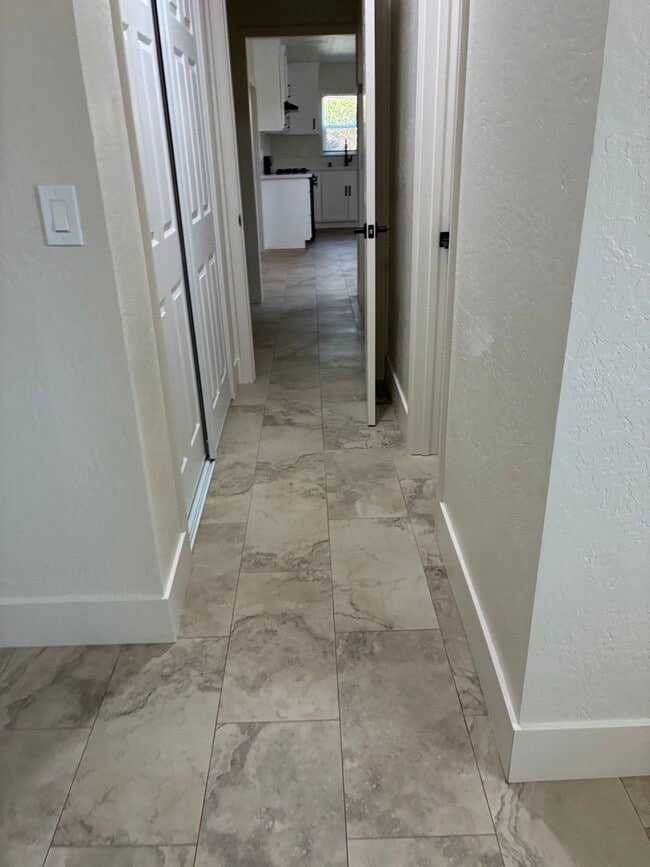 Photo - 627 S Chinowth St Unit 627 S Chinowth St - Visalia, CA 93291