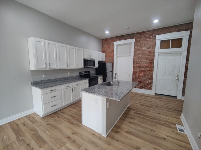 Building Photo - 2220 S 9th St Unit 2220 A