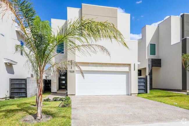 Building Photo - 7525 Cresta Bella St Rental