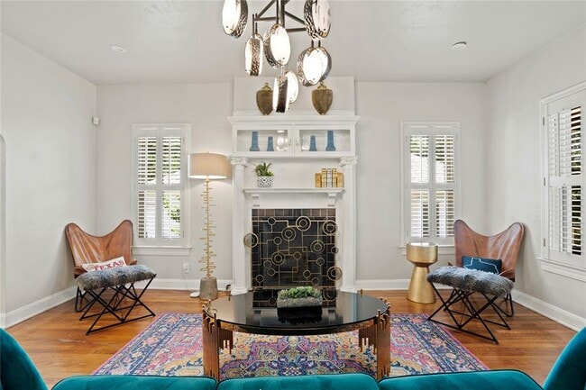 Photo - 2106 Kenwood Ave