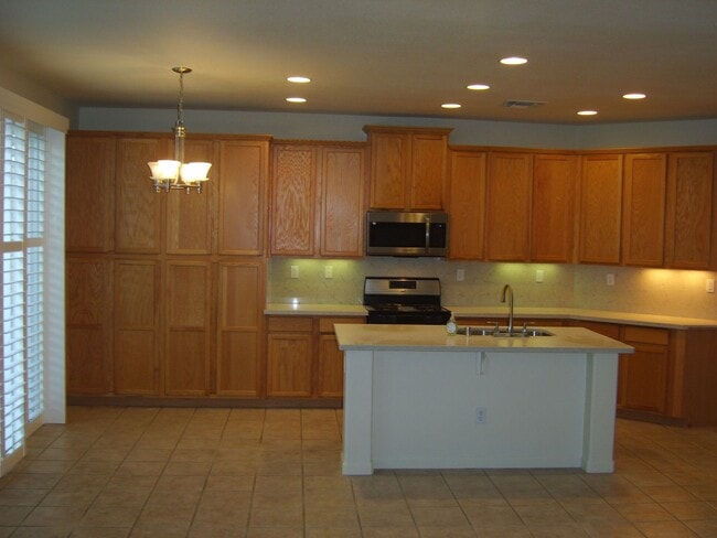 Photo - Lovely home, gardener, some utilities included