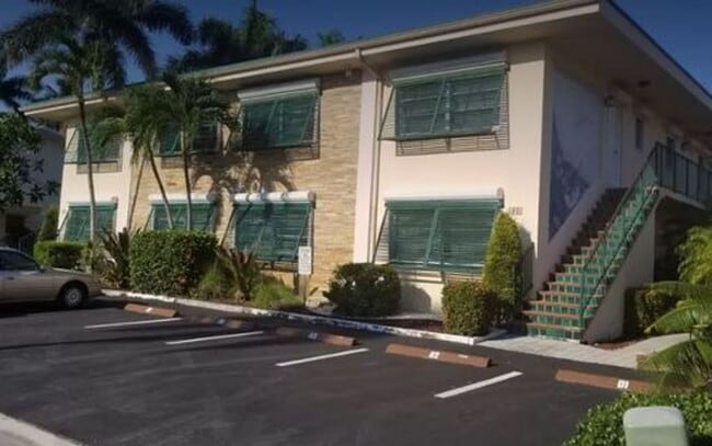 Building Photo - 120 Isle of Venice Dr Unit 2 Rental