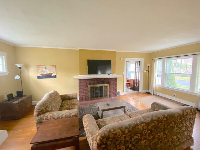 Photo - 1611 Maple Rd Unidad ID1057692P