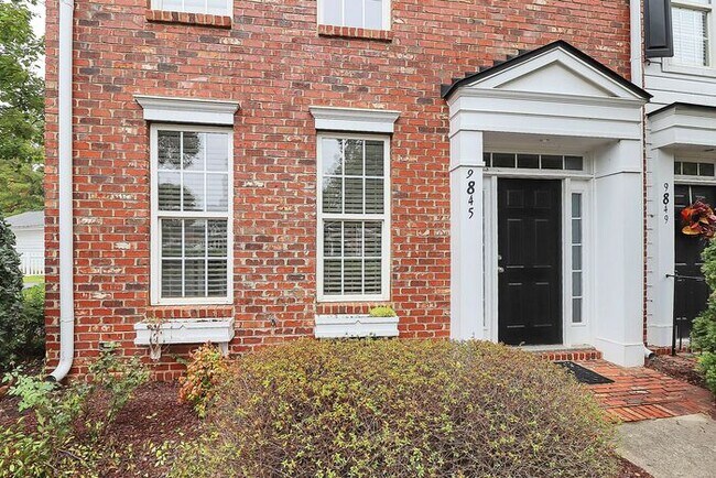 Photo - Beautiful End Unit 3BD/2.5BA Townhome in the Cedar Walk Community!